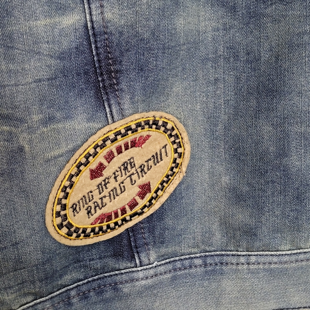 RING OF FIRE PATCHED DISTRESSED DENIM BLUE JEAN VEST SIZE L MULTIPLE POCKETS - Picture 7 of 10